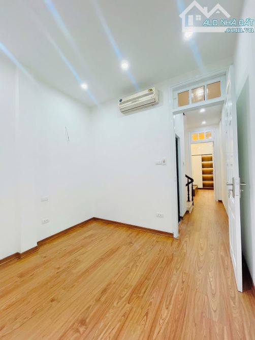 Bán nhà phố Nguyễn Lương Bằng - Đống Đa, ngõ thông, nội thất cơ bản, kinh doanh, Giá tốt - 3