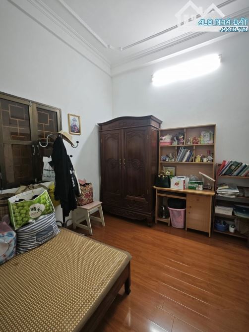Cực hiếm - Nhà  Hoàng Hoa Thám, Ba Đình - Nhà phân lô - ngõ ô tô đỗ cửa - 42m x 5T, 16 tỷ - 3