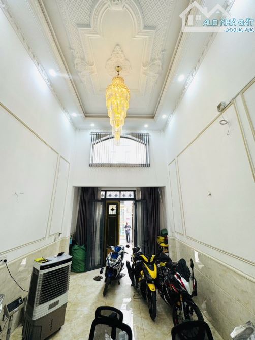 NHÀ XỊN 5 TẦNG  NỞ HẬU - HXH - BÌNH TÂN - 4*15 - NHỈNH 5 TỶ - 3