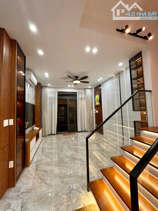 Bán nhà đẹp 4 tầng Hồng Lạc - Lạc Long Quân, P10, 4 x 9m, nở hậu 7.6m, 45m2, chỉ 8.5 Tỷ TL - 3