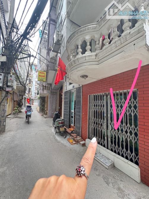Nhà 3tầng  ngõ  ôtô  vào  Bồ Đề  long biên  sổ đỏ đẹp mới    Bán  giá  2tỷ9 - 3