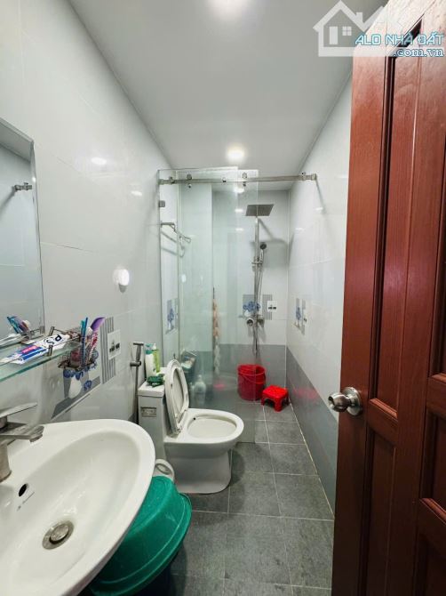 Nhà Hẻm Ô tô Đường Chiến Lược, 3 Lầu, 3 P.Ngủ, Sổ Hồng Hoàn Công đầy đủ - 5.6 tỷ (T.Lượng) - 3