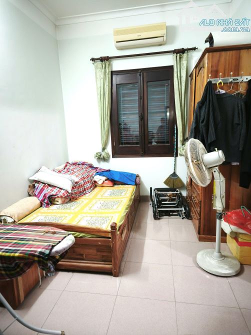 BÁN NHÀ LÔ GÓC PHỐ ĐÊ LA THÀNH – 3 MẶT THOÁNG – NGÕ THÔNG – 4 TẦNG – KINH DOANH TỐT - 3