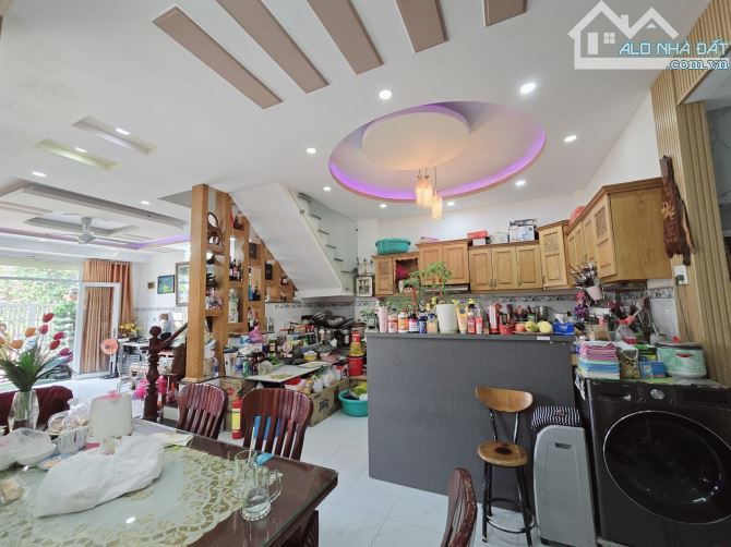 nhà lô góc 2 mặt tiền cực kỳ đẹp, khu dân cư văn minh đáng sống. - 3