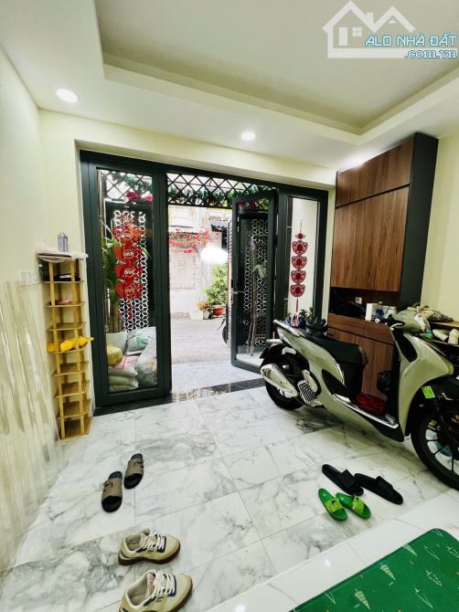 HẺM NHỰA 1/ 8M GÒ DẦU ( CÁCH MT 50M ) - 66M2 - 4 TẦNG MỚI BTCT ĐÚC KIÊN CỐ CHỈ 9.X TỶ TL - 3