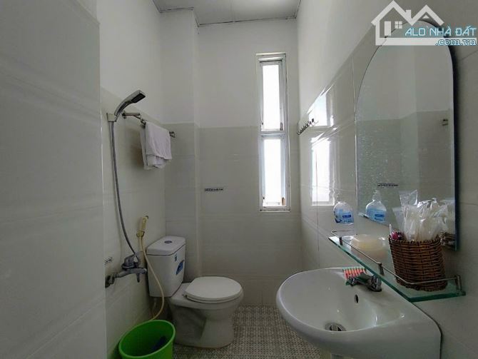 MUA 1 ĐƯƠC 2 NHÀ MẶT TIỀN BÙI HUY BÍCH HÒN XỆN THIẾT KẾ Ở VÀ KD NHÀ NGHỈ CÁCH BIỂN CHỈ 800 - 3