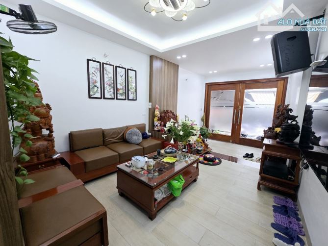 HÀNG XÓM PHỐ CỔ - THANG MÁY - NGÕ THÔNG- KINH DOANH-  7 CHỖ QUAY ĐẦU TRƯỚC NHÀ - BẠCH MAI- - 3