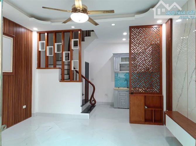 Giảm giá 300tr, nhà Nam Từ Liêm,Lô Góc,5 tầng mặt tiền 5m - 3