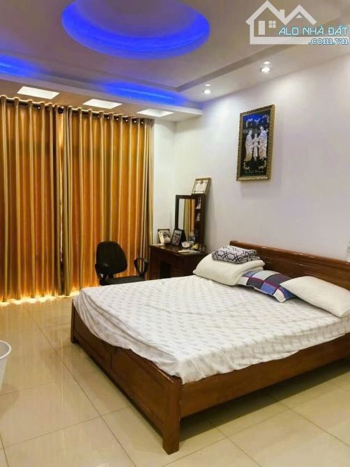 VỊ TRÍ ĐỈNH - Lê Văn Lương Q7 - 4.1 x 11 - 3PN - cách MT 15m - 4 TỶ TL - 3