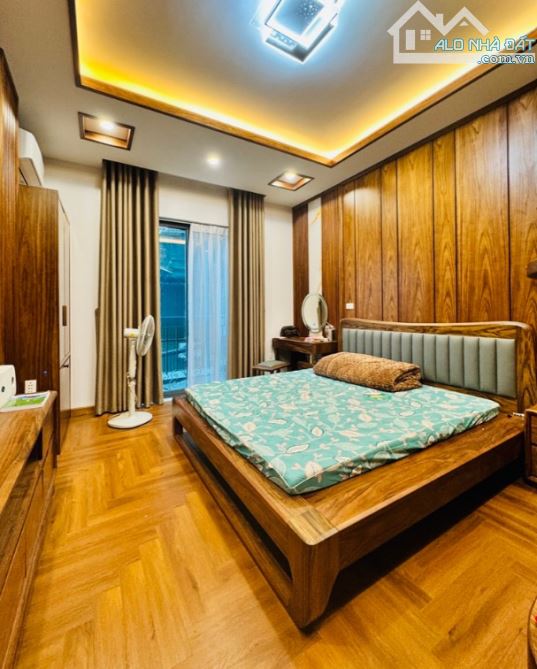 BÁN NHÀ ĐẸP LẠC LONG QUÂN - 52M 6 TẦNG - THANG MÁY - KINH DOANH - 3 BƯỚC RA PHỐ - 3