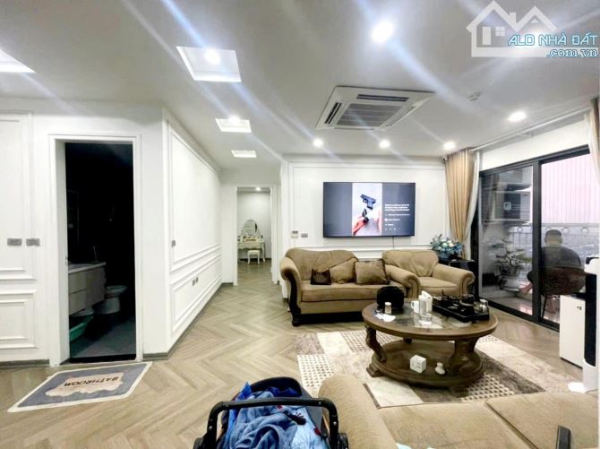 Bán gấp CCCC Tây Hà Tower - NT siêu xịn mịn - 3PN - 2WC - Khách bếp cực đẹp - sổ xịn - 122 - 3