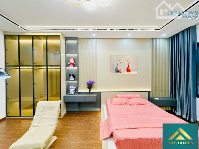 BÁN NHÀ ĐẸP PHỐ NGUYỄN KHÁNH TOÀN - 50M2 - 4 TẦNG - MẶT TIỀN 5.1M - GIÁ  9.9 TỶ - 3