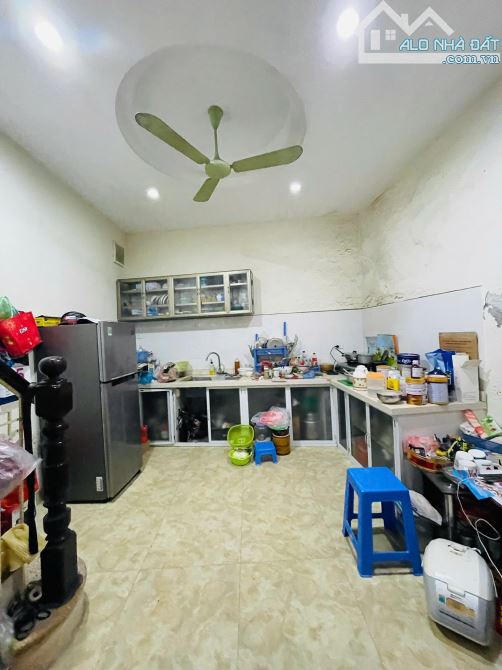 VIP ĐỐNG ĐA NGÕ HÒA BÌNH -2 THOÁNG - Ở NGAY - GẦN PHỐ - DT42m.4 tầng.MT4m GIÁ 6.75 TỶ - 3