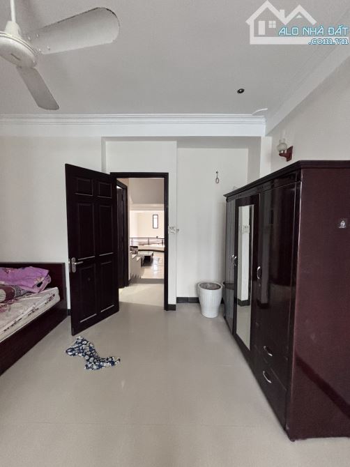 Nhân - Nhà Lý Thái Tổ chỉ 6 tỷ8 - 3