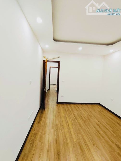 BÁN NHÀ ĐỘI CẤN - SÁT PHỐ -GẦN HỒ ĐẦM TRÒN - 35M - NHỈNH 7 💥 - 3