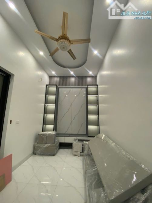 NHÀ 31m- CẠNH TRƯỜNG C1-2 TÂN MAI, VÀI m RA PHỐ, THOÁNG SÁNG, FULL NT - 3