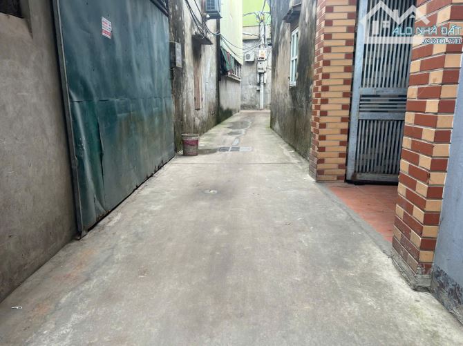 Diện tích: 60 m2. mặt tiền 5 m đường trước đất 3 m ngõ thông các ngả  - Giá: 1,45 tỷ VND. - 3