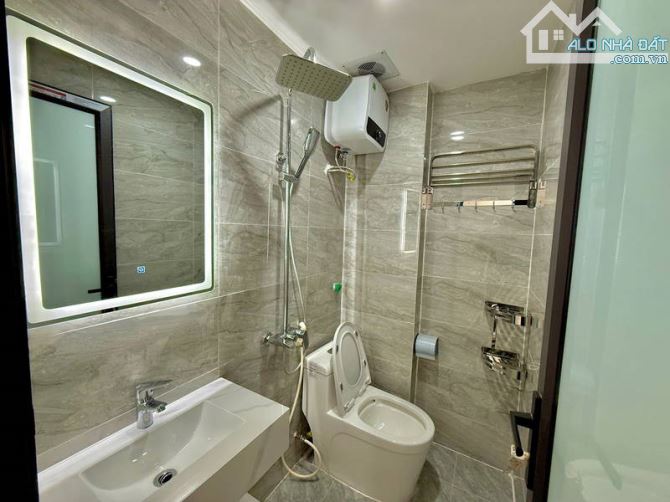 Cần bán nhà Đội Cấn 46 m2 6 tầng mặt tiên 4,2 m 8,6 tỷ - 3