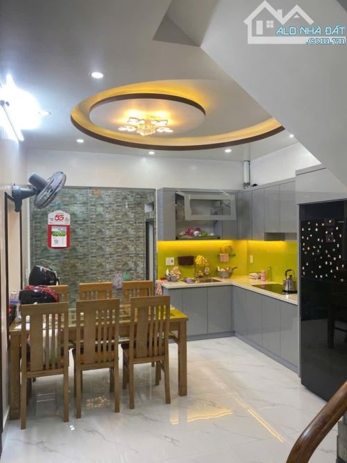 BÁN NHÀ SÂN CỔNG RIÊNG ĐƯỜNG CHỢ HÀNG MỚI NGÕ NÔNG. - 3