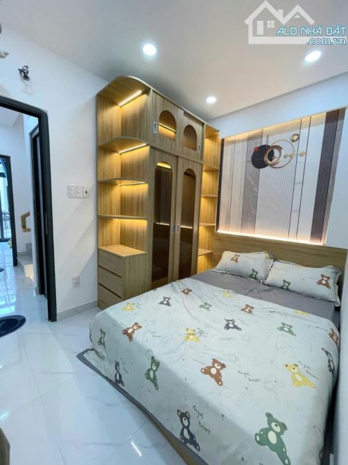 Chủ định cư cần bán nhà Nguyễn Đình Chiểu,Quận 3.Giá 4tỉ450/65m2(5*13m).Sổ hồng riêng - 3