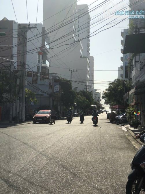 Đất sát biển Hòn Chồng 162m2 đường 2 ô tô né nhau giá chỉ 11 tỷ - 3