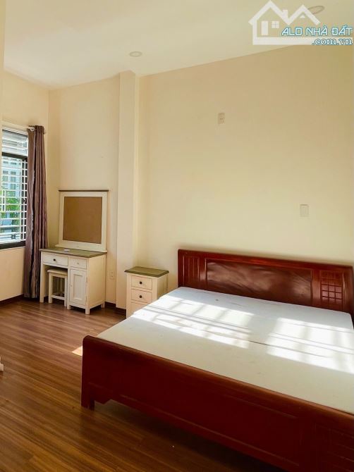 Bán nhà 2 tầng Lê Quang Sung, cách đường chính tầm 20m, nội thất như hình - 3
