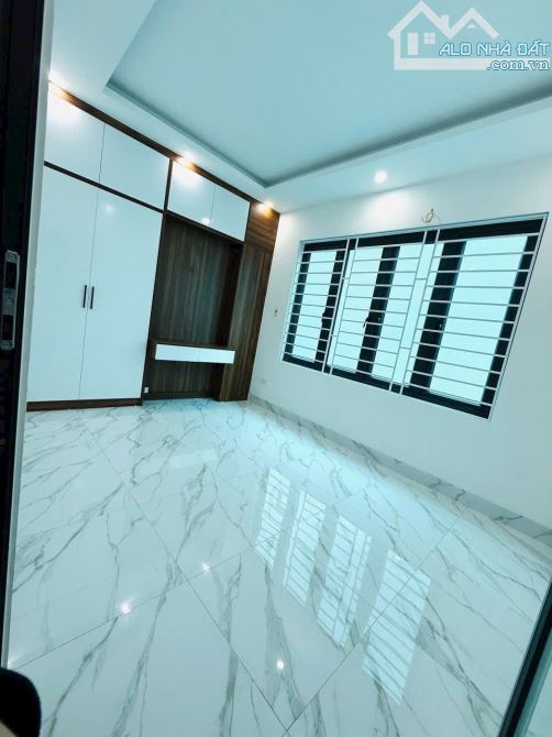 BÁN NHÀ 4,5 TẦNG RỘNG 31M2 GIÁ 3.TỶ, 500M RA QL6A, CẦU MAI LĨNH - BIÊN GIANG - 3