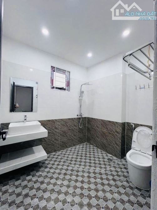 Liên Mạc-Bắc Từ Liêm 5 Tầng Xây Mới  DT 33m .Ô Tô Đỗ Sát Nhà .Giá 5,2 Tỷ - 3
