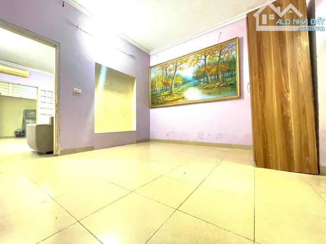 Bán căn tập thể phố Ngọc Khánh - Tầng 1 kinh doanh sầm uất - 90m2 - 3 ngủ ở được ngay - 3