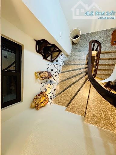 NHỈNH 5 TỶ CÓ NGAY NHÀ ĐẸP LUNG LINH - 5 TẦNG TRUNG TÂM HAI BÀ TRƯNG - SÁT PHỐ Ô TÔ GẦN - - 3