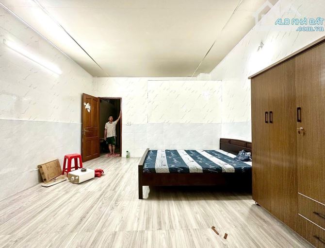 Bán nhà hxh Cộng Hoà p13 Tân Bình, ngang 4,5m, 10 phòng ngủ chỉ 10,xx tỷ - 3