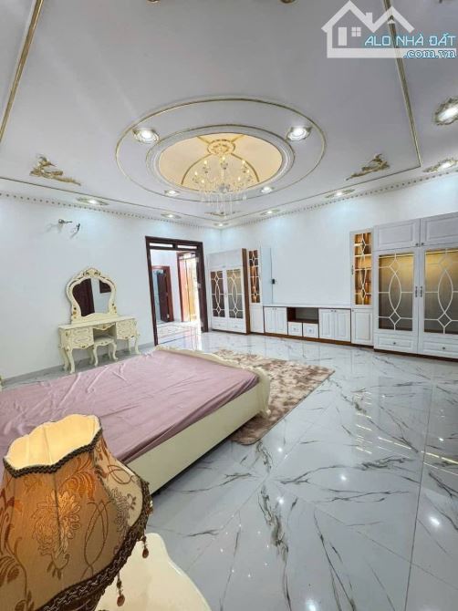 Góc 2 mặt tiền Tân Cổ Điển Cực đẹp Bình Dương giá 4 tỷ 500 triệu 106m2 - 3