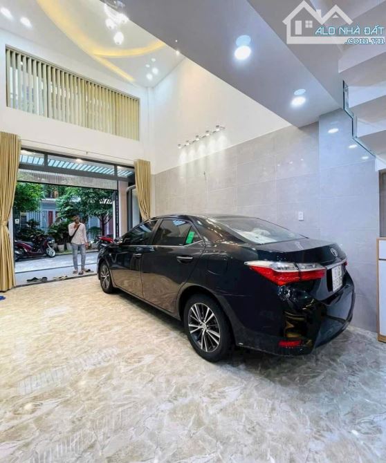 4 tỷ còn 3 tỷ 750. Bán nhà 60m² gần hồ bơi Vân Đồn. Xây 1 trệt lửng 3 lầu, hẻm 6m. Sổ sẵn - 3