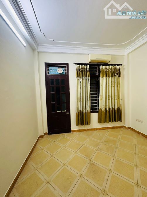 Bán Nhà Ngõ 23 Xuân La - Tây Hồ - Sổ Đỏ Riêng - Gần Ô Tô - 40M x 5 Tầng Nhỉnh 6 Tỷ - 3