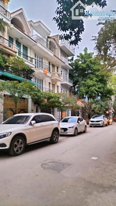 Hoàng Quốc Việt 6 tầng thang máy thông sàn Kinh doanh VP -ô tô tránh - 3