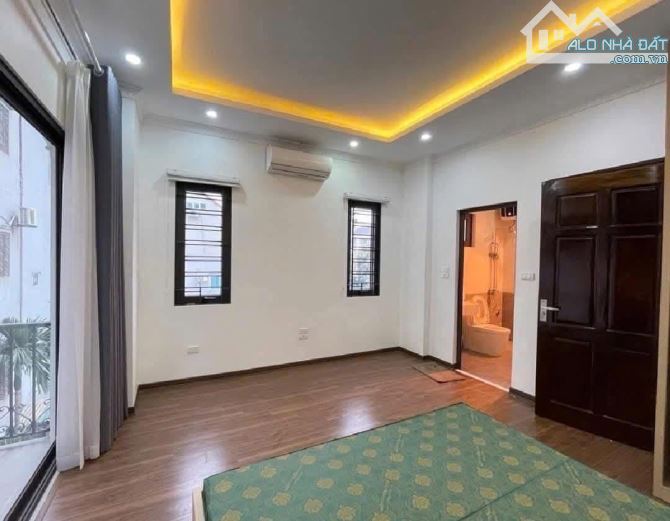 BÁN NHÀ LÔ GÓC PHỐ NGỌC LÂM, LONG BIÊN – Ô TÔ ĐỖ CỬA – 40M - 5 TẦNG – MẶT TIỀN 4.6M – 8 TỶ - 3