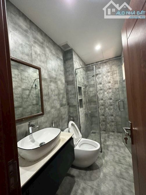 Bán nhà 2 tầng 2 mê KĐT Nam Hoà Xuân đường 10.5m giá tốt - 3
