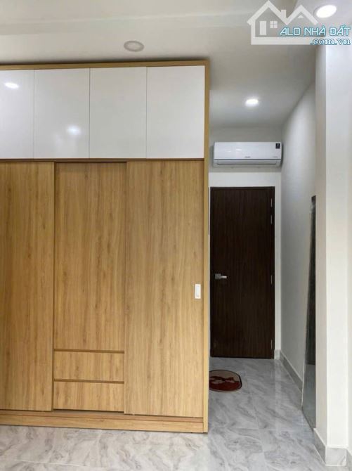 Nhà Lê Lâm, Phú Thạnh – 3 Tầng -Đường 8m – Gần Chợ Nguyễn Sơn - đang có dòng tiền 160trnăm - 3