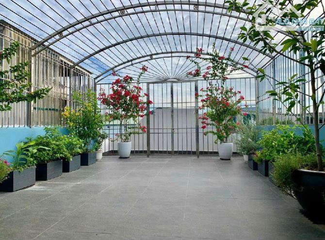 Bán nhà 2 thoáng Lạc Long Quân: 49m x 5 tầng, có sân thượng trồng rau - 3