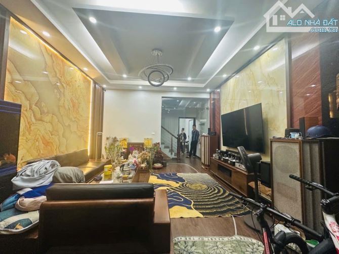 MẶT PHỐ - CẦU GIẤY - ÔTÔ - KINH DOANH 💁‍♀️ 50M² × MT 7M² - GIÁ CHÀO: 27 TỶ 💰 - 3