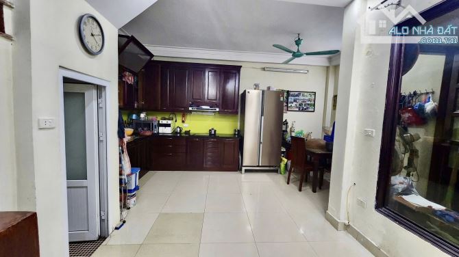 Bán nhà Quan Nhân - gần phố - gần ô tô - hai mặt thoáng - 57m2x5 tầng - khu vực sầm uất - 3