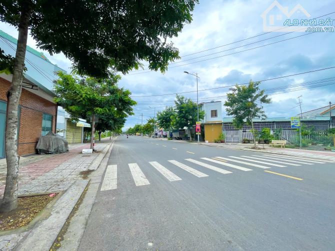 Bán đất 241m2 mặt tiền Nguyễn Trãi, Diên Khánh - 3