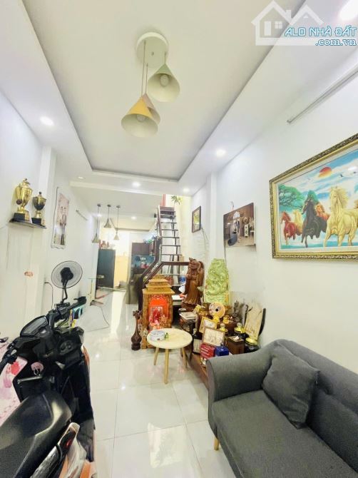 Bán nhà 2 tầng mới hẻm xe hơi gần 50m2 Đông hưng thuận quận 12 chỉ 4.x tỷ - 3
