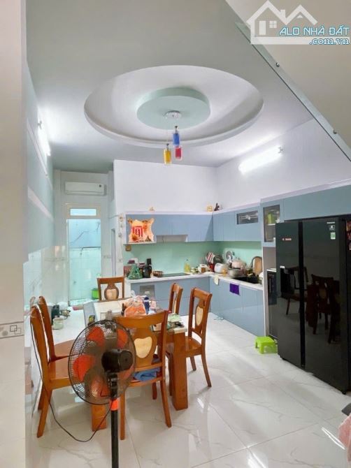 MẶT TIỀN KHU TÊN LỬA - KẾ AEON BÌNH TÂN - ĐƯỜNG NHỰA THÔNG THOÁNG - 64M2 - 4 TẦNG - 9.X TỶ - 3
