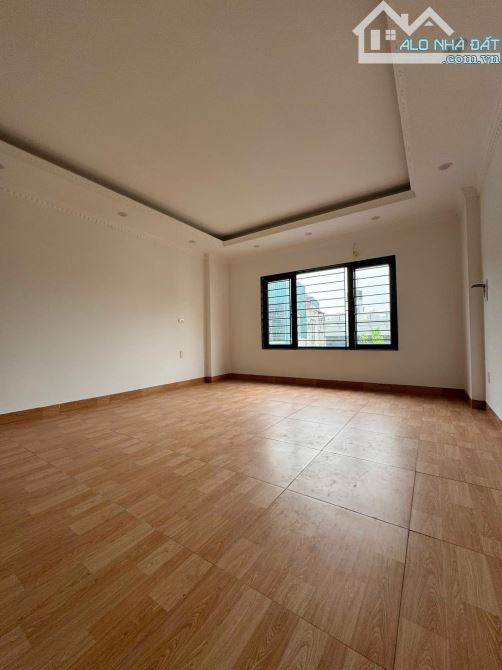 Bán nhà phố ĐẠI LA - 40m2 - 7 tỷ - nhà đẹp,ngõ rộng - 40m ra mặt phố - vị trí đỉnh - 3