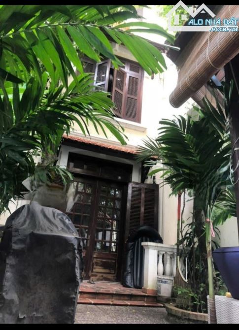 BIỆT THỰ THƯỢNG LƯU GIÁ CHÀO 159 TỶ,  TRẦN QUỐC THẢO  PHƯỜNG 7 QUẬN 3 - 4
