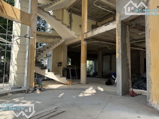 Bán biệt thự lô góc Ciputra – KĐT Nam Thăng Long, 650m², 4 tầng, MT 28M- giá 220 tỷ - 4