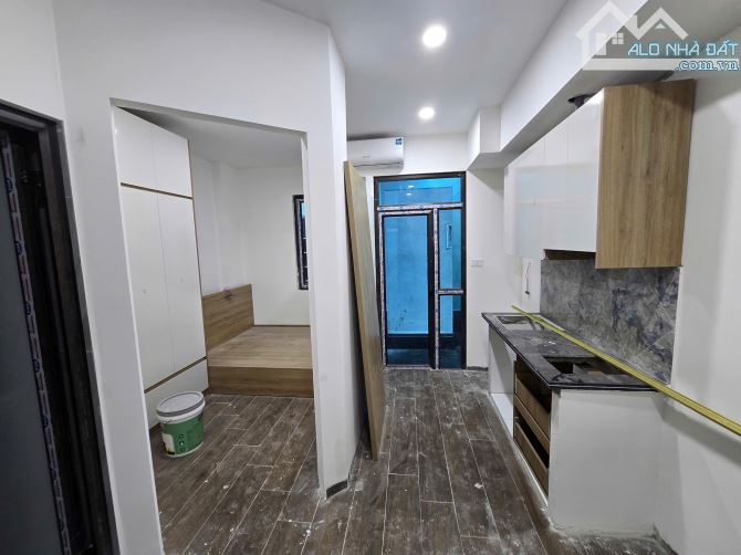 Bán CCMN Mai Dịch, 90m² x 9 tầng, MT 8m 32 phòng khép kín, dòng tiền 300tr/tháng - 4
