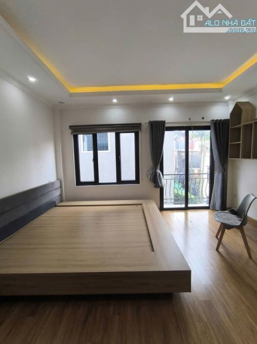 Bán Nhà Tại Thượng Thanh Long Biên  5 Tầng Không Gian Rộng Vị Trí Kim Cương | 5,5 Tỷ - 4