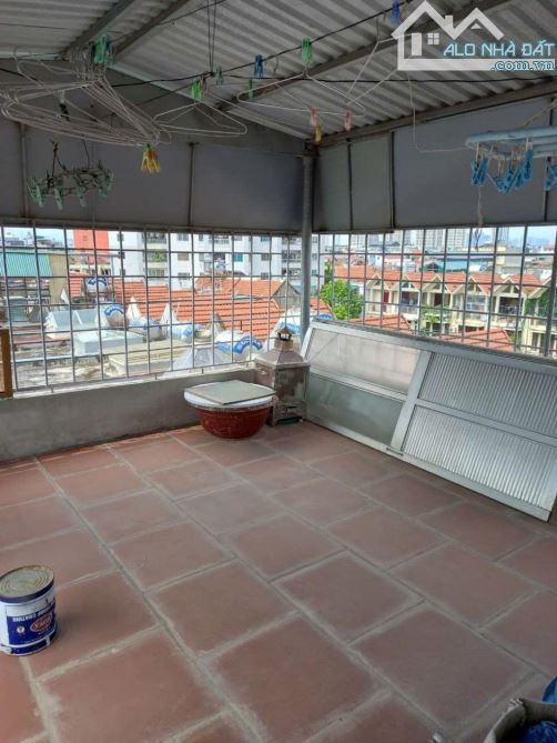 14 TỶ - 50M² - PHÂN LÔ VỈA HÈ - GẦN GA TÀU ĐIỆN - CÁCH PHỐ QUANG TRUNG 50M Nhà 4 tầng - 4